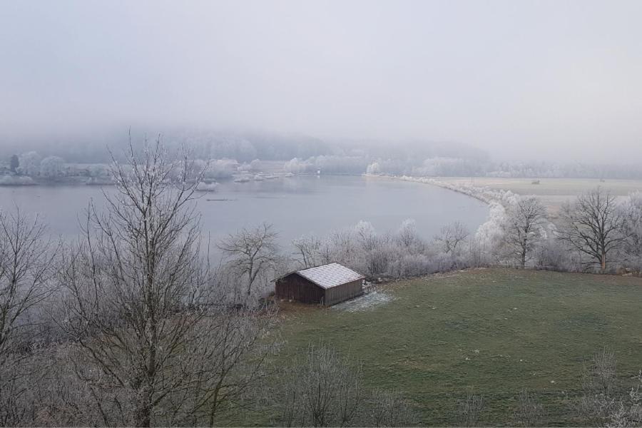 Stille X Weite - Hochwertige Wohnung Mit See-Panorama Kronburg エクステリア 写真