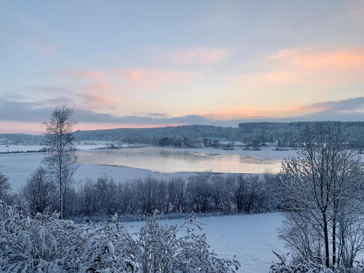 Stille X Weite - Hochwertige Wohnung Mit See-Panorama Kronburg エクステリア 写真